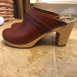 Slip in classic Swedish hasbeens